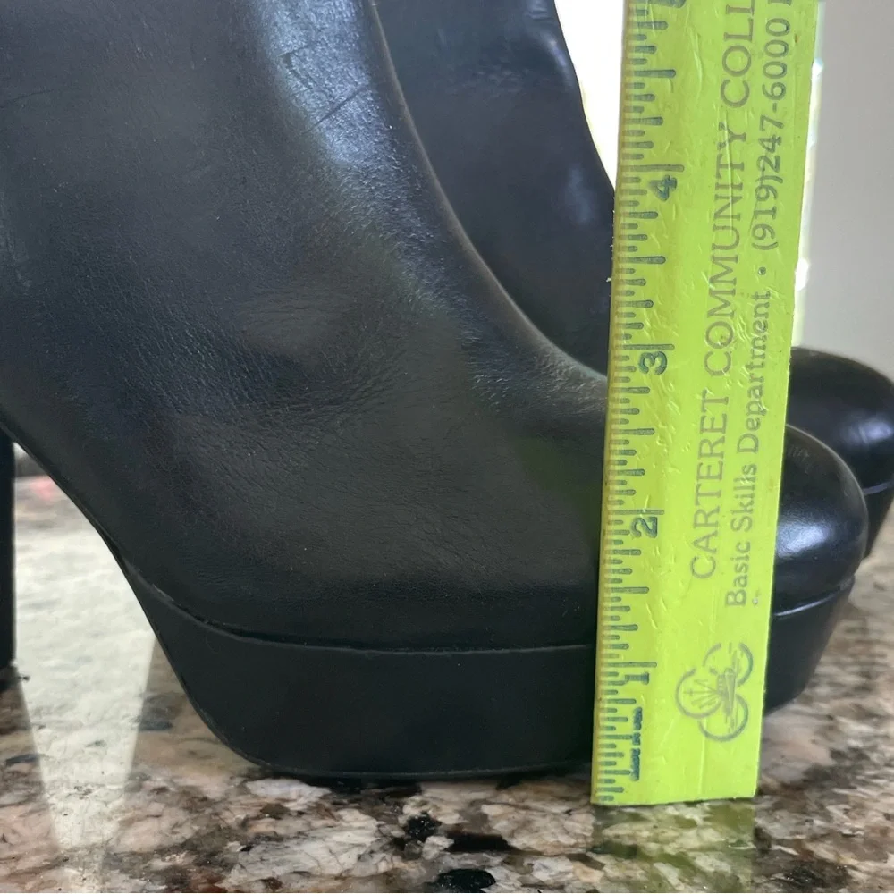 New Gianni Bini Black Chunky Buckle Hidden Platform Ankle Boot Size 9.5